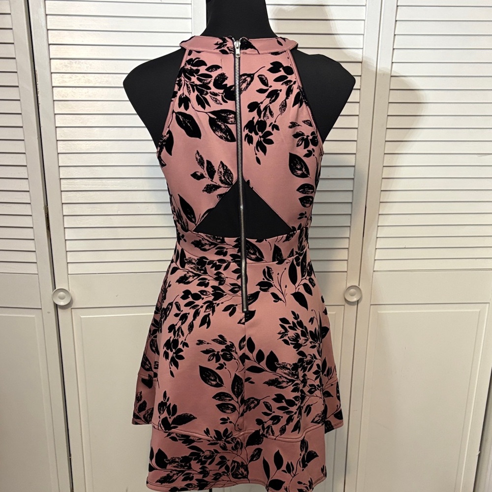 Emerald Sundae Pink and Black Floral Dress - Picture 6 of 8